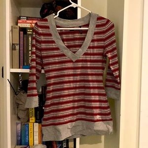 Guess Fitted V Neck stop